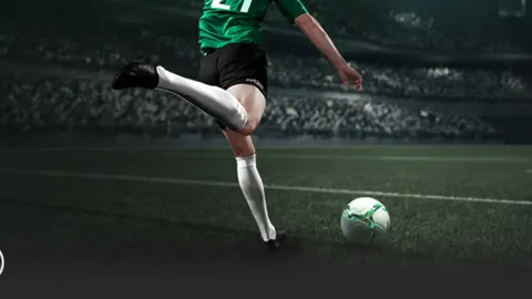 郑钦文2025赛季首战告捷！央视新闻客户端报道